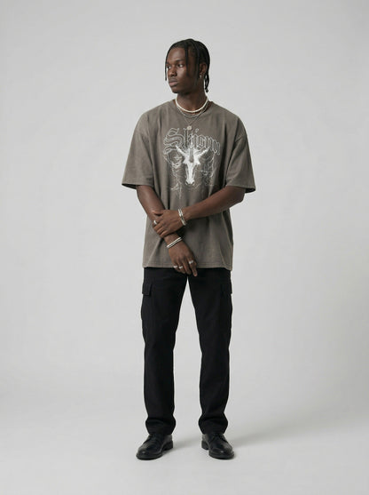 DAXUEN Oversized short-sleeved crew neck graphic t-shirt — model photo