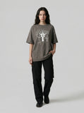 DAXUEN Oversized short-sleeved crew neck graphic t-shirt — model photo