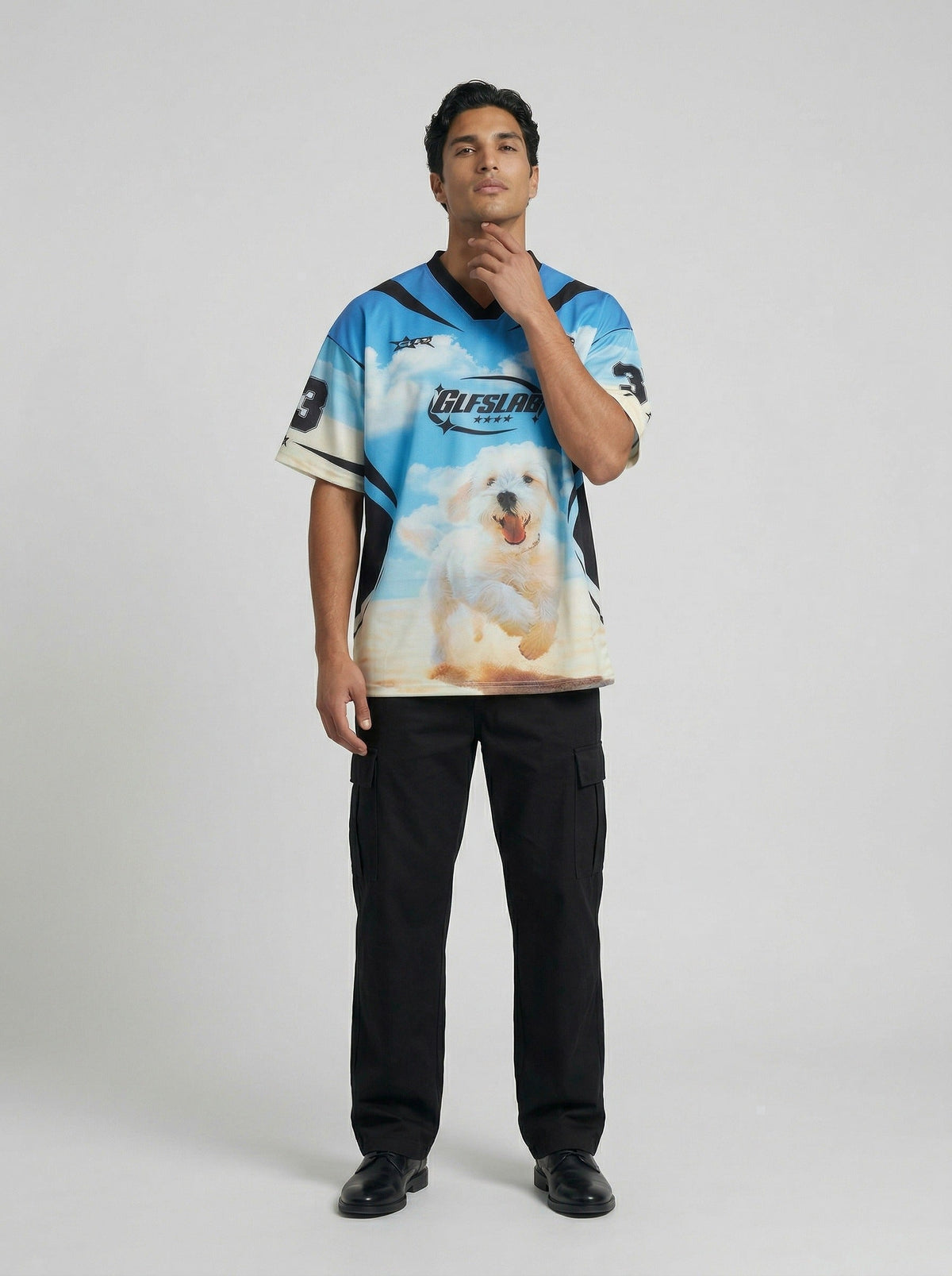 DAXUEN Sky blue short-sleeved graphic t-shirt featuring a dog — model photo