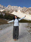 DAXUEN Slim-fit mock neck zip jacket — model photo