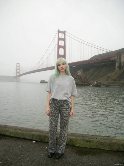DAXUEN Oversized short-sleeved speckled t-shirt — model photo
