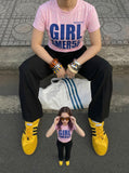 DAXUEN Star print crew neck T-shirt with bold text — model photo