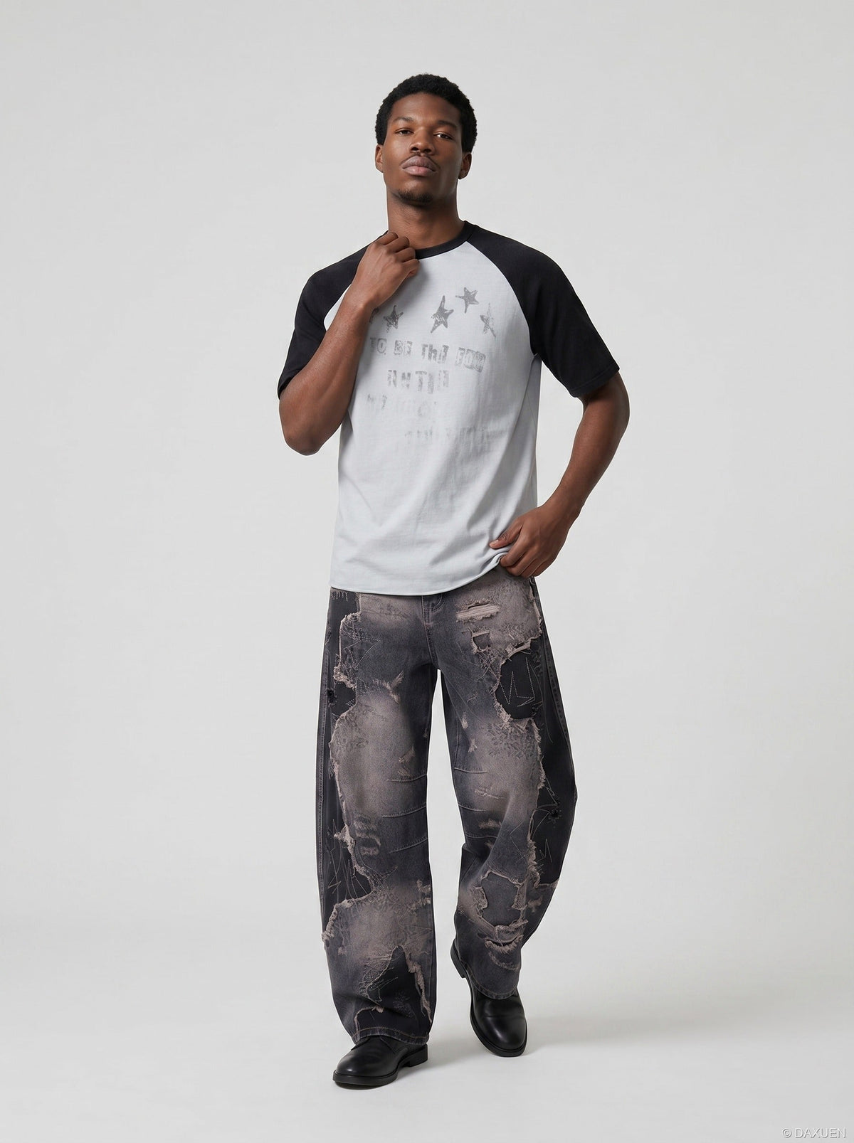 DAXUEN Short-sleeved raglan t-shirt with star print — model photo