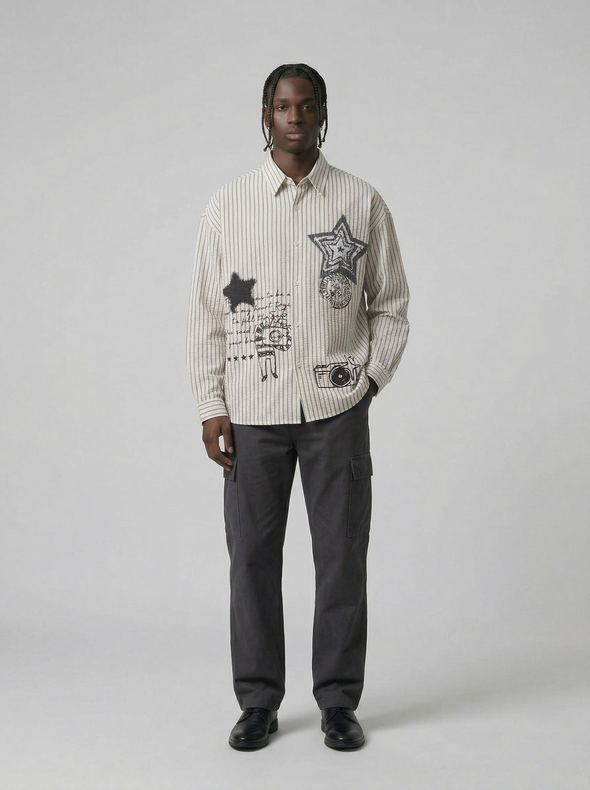 DAXUEN Loose-fitting long-sleeved collared shirt with star graphics — model photo