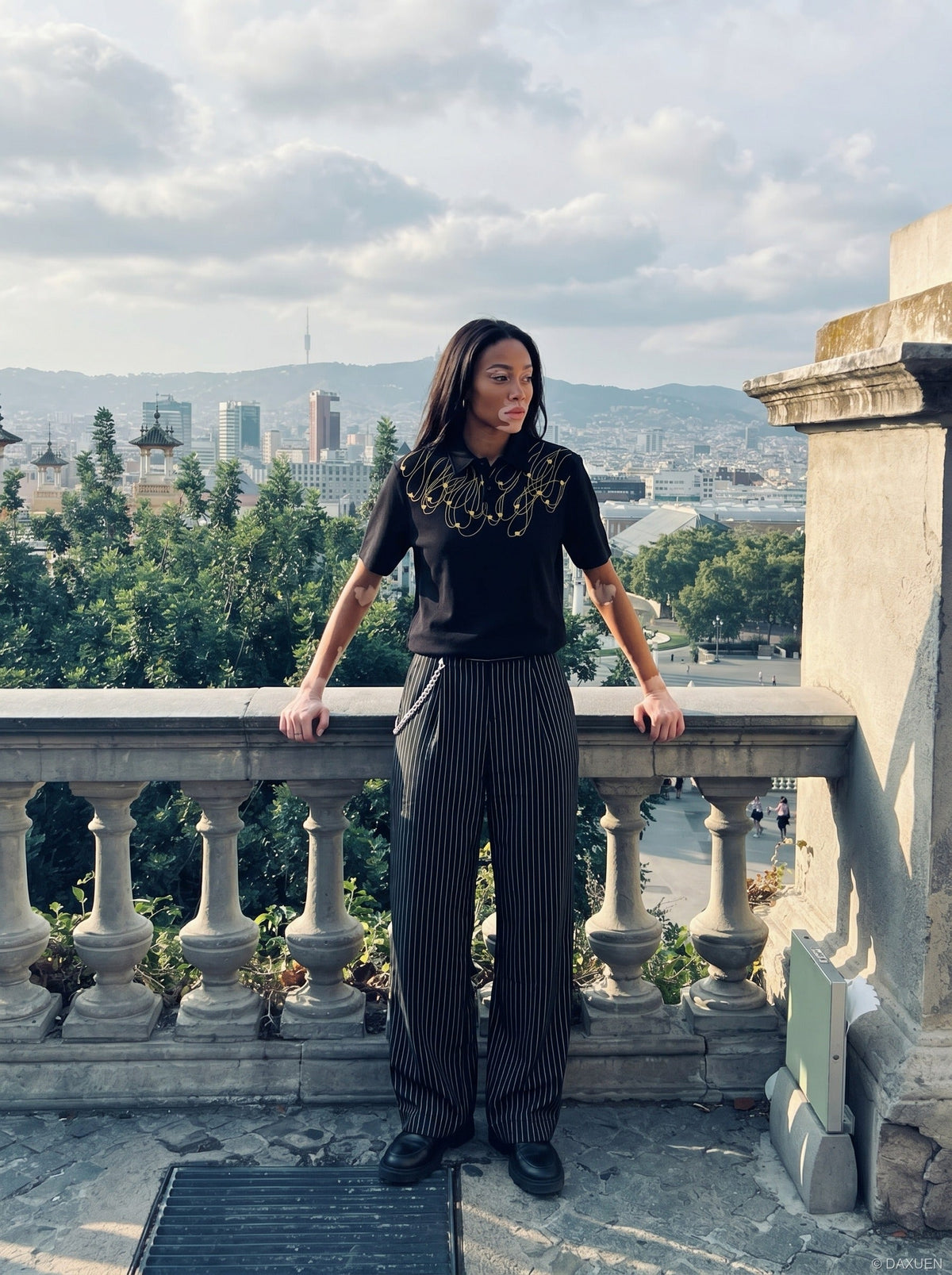 DAXUEN Short-sleeved polo shirt with star embroidery — model photo