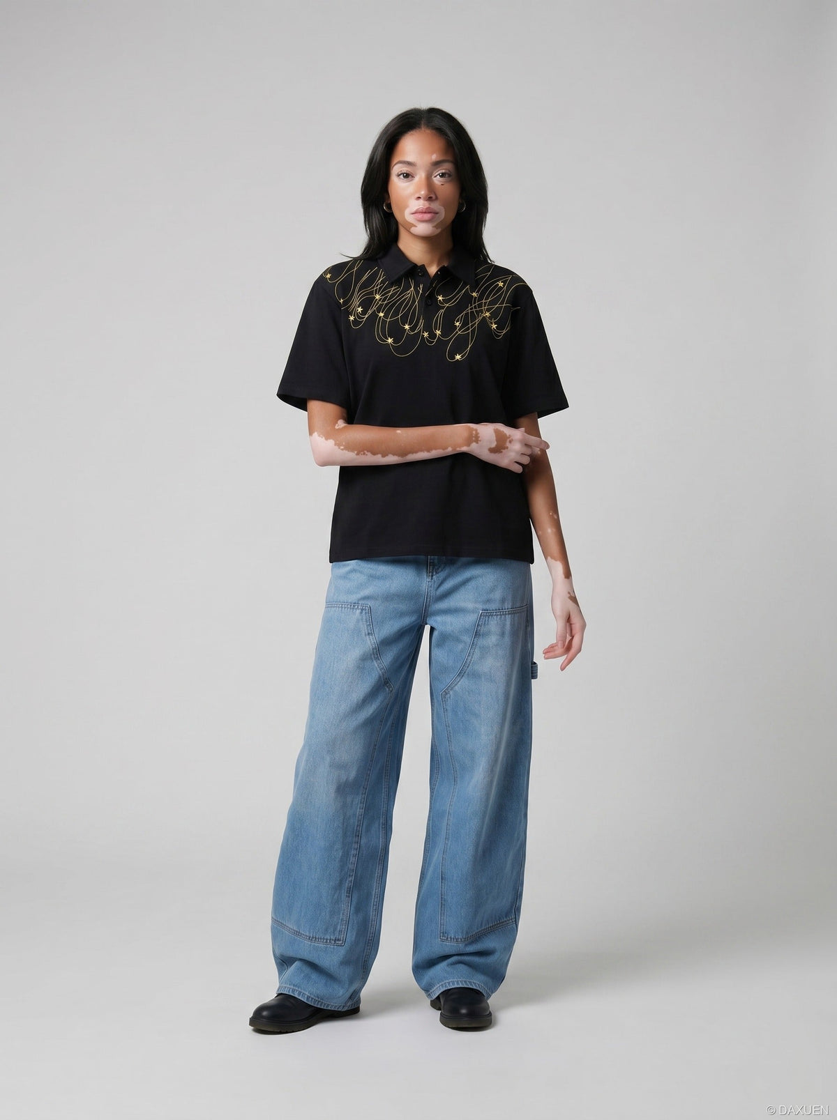 DAXUEN Short-sleeved polo shirt with star embroidery — model photo