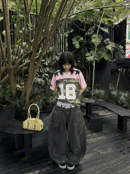 DAXUEN Short-sleeve camouflage jersey t-shirt with graphic details — model photo