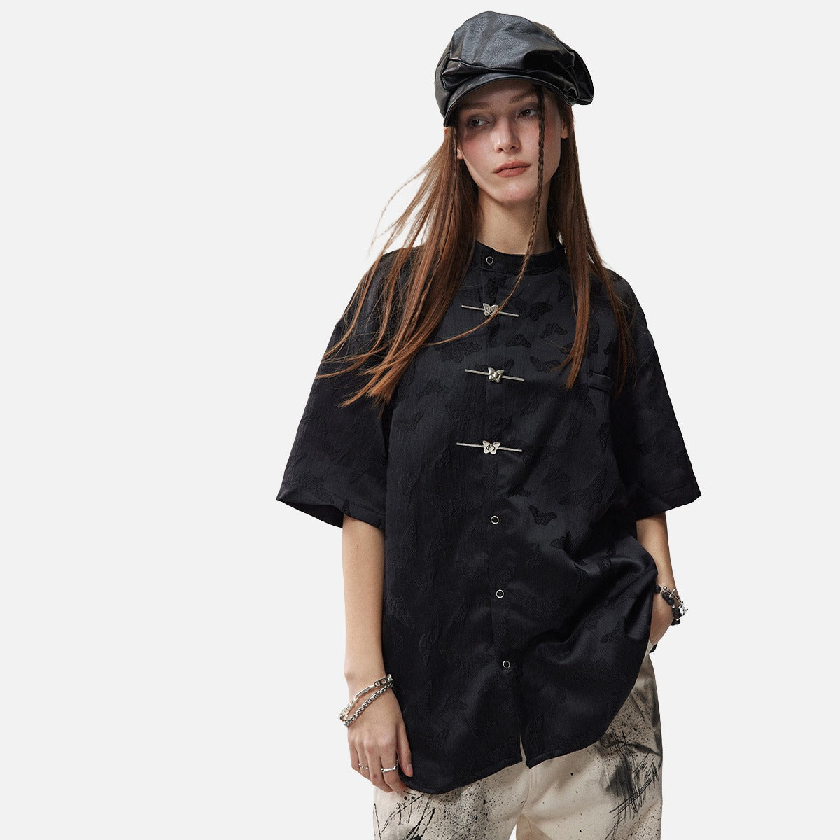 DAXUEN black short-sleeved butterfly motif band collar shirt