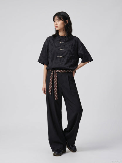 DAXUEN black short-sleeved butterfly motif band collar shirt — model photo