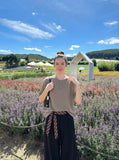 DAXUEN heathered khaki Henley t-shirt — model photo