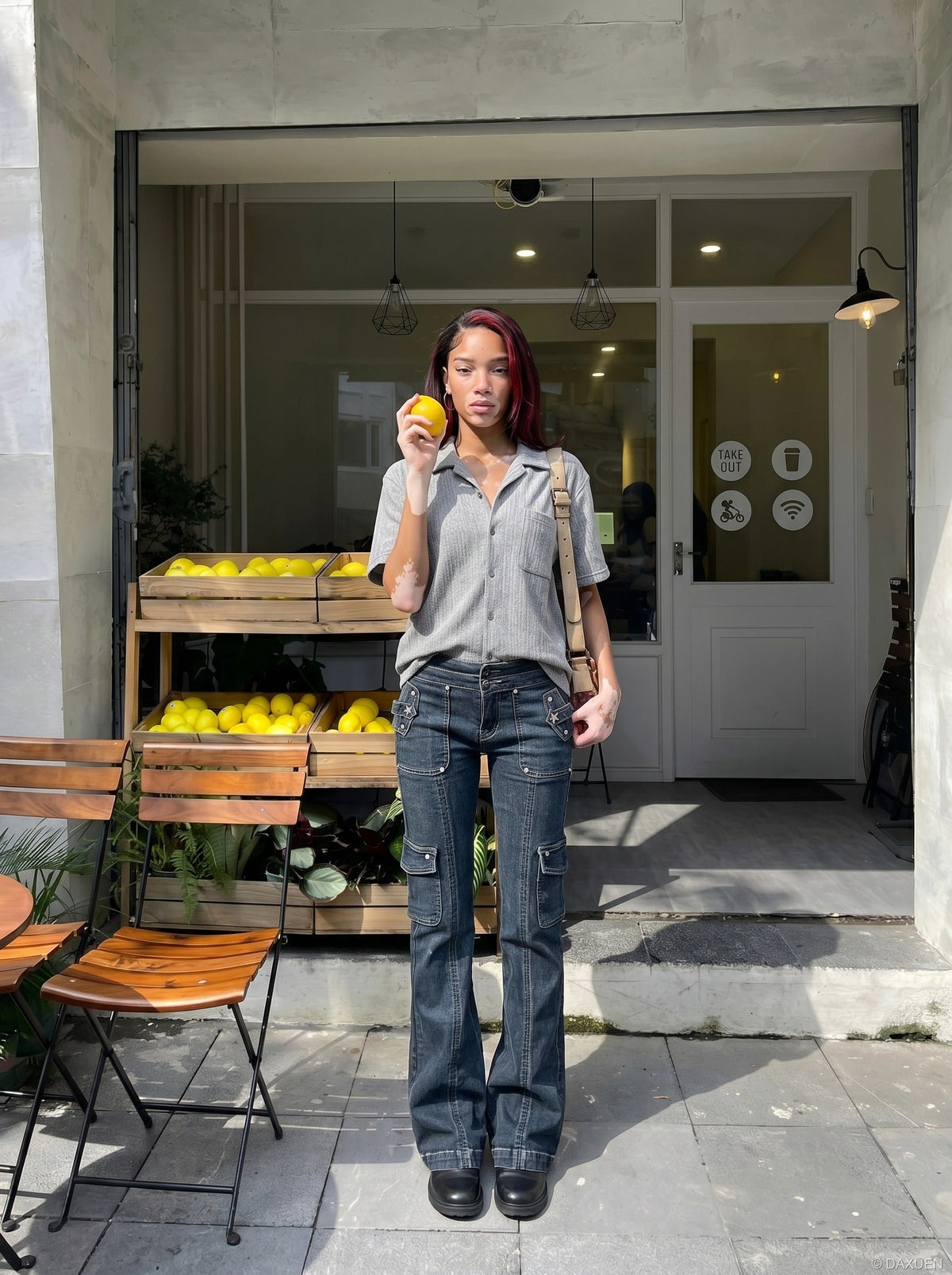 DAXUEN Short-sleeved button-up shirt with camp collar — model photo