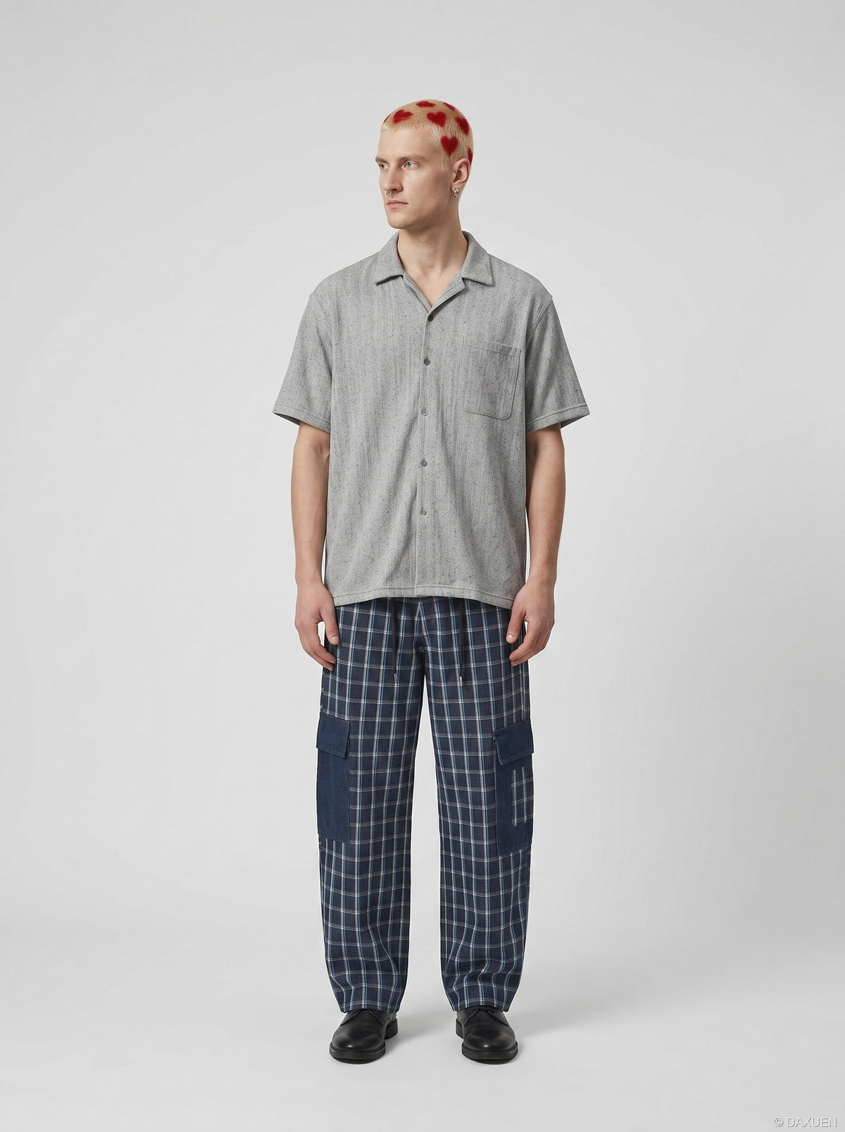 DAXUEN Short-sleeved button-up shirt with camp collar — model photo