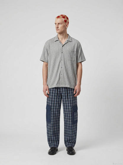 DAXUEN Short-sleeved button-up shirt with camp collar — model photo