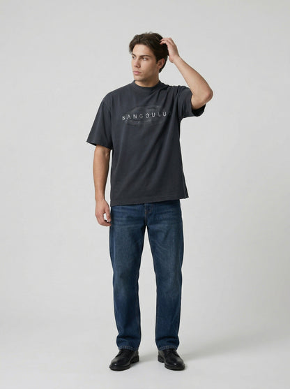 DAXUEN Relaxed-fit short-sleeved T-shirt with abstract graphic — model photo
