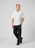 DAXUEN Loose-fitting button-up shirt with camp collar — model photo