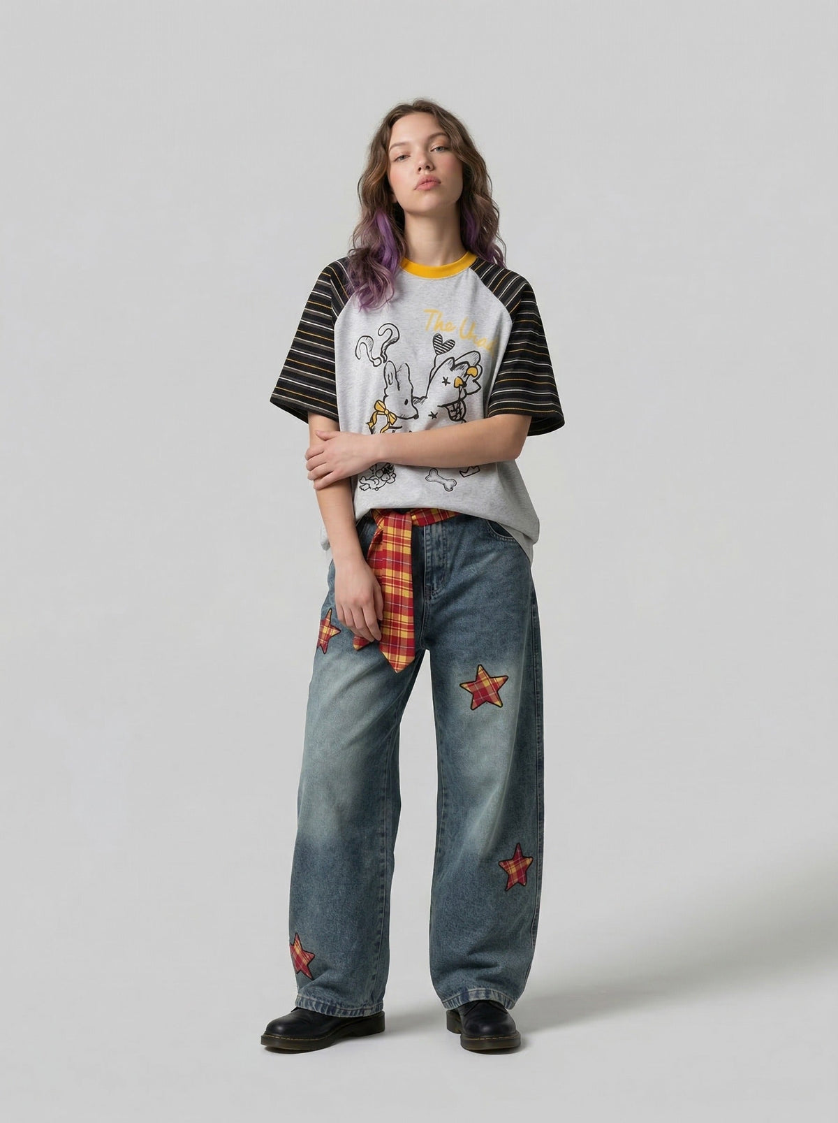 DAXUEN Relaxed-fit short-sleeved raglan t-shirt with cartoon rabbit graphic — model photo