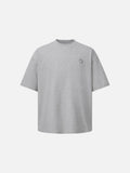 DAXUEN Oversized short-sleeve graphic t-shirt in white and grey