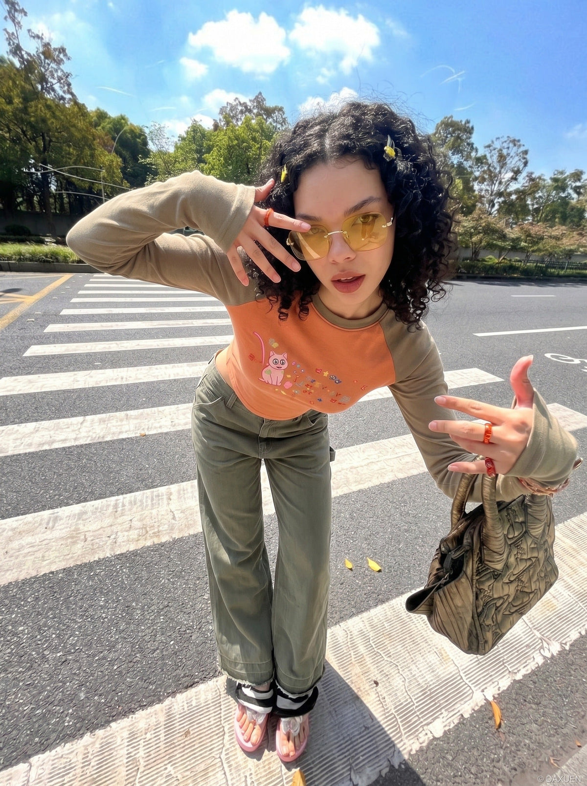 DAXUEN Utility wide-leg pants in khaki and olive green — model photo