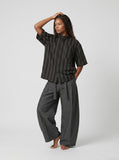 DAXUEN Loose-fitting short-sleeved shirt with vertical stripes — model photo