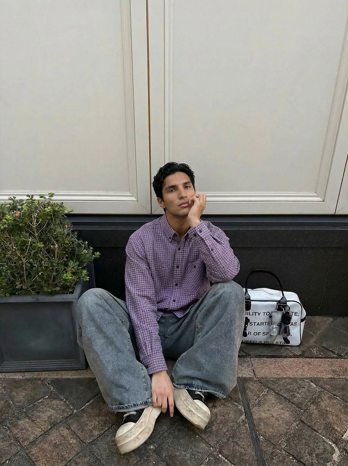 DAXUEN Long sleeve button-down shirt with grid check pattern — model photo