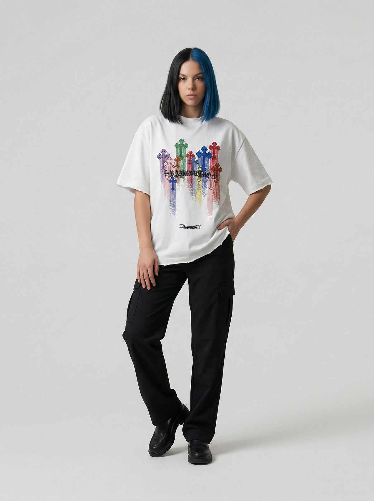 DAXUEN Oversized short-sleeved T-shirt with vibrant graphic print — model photo