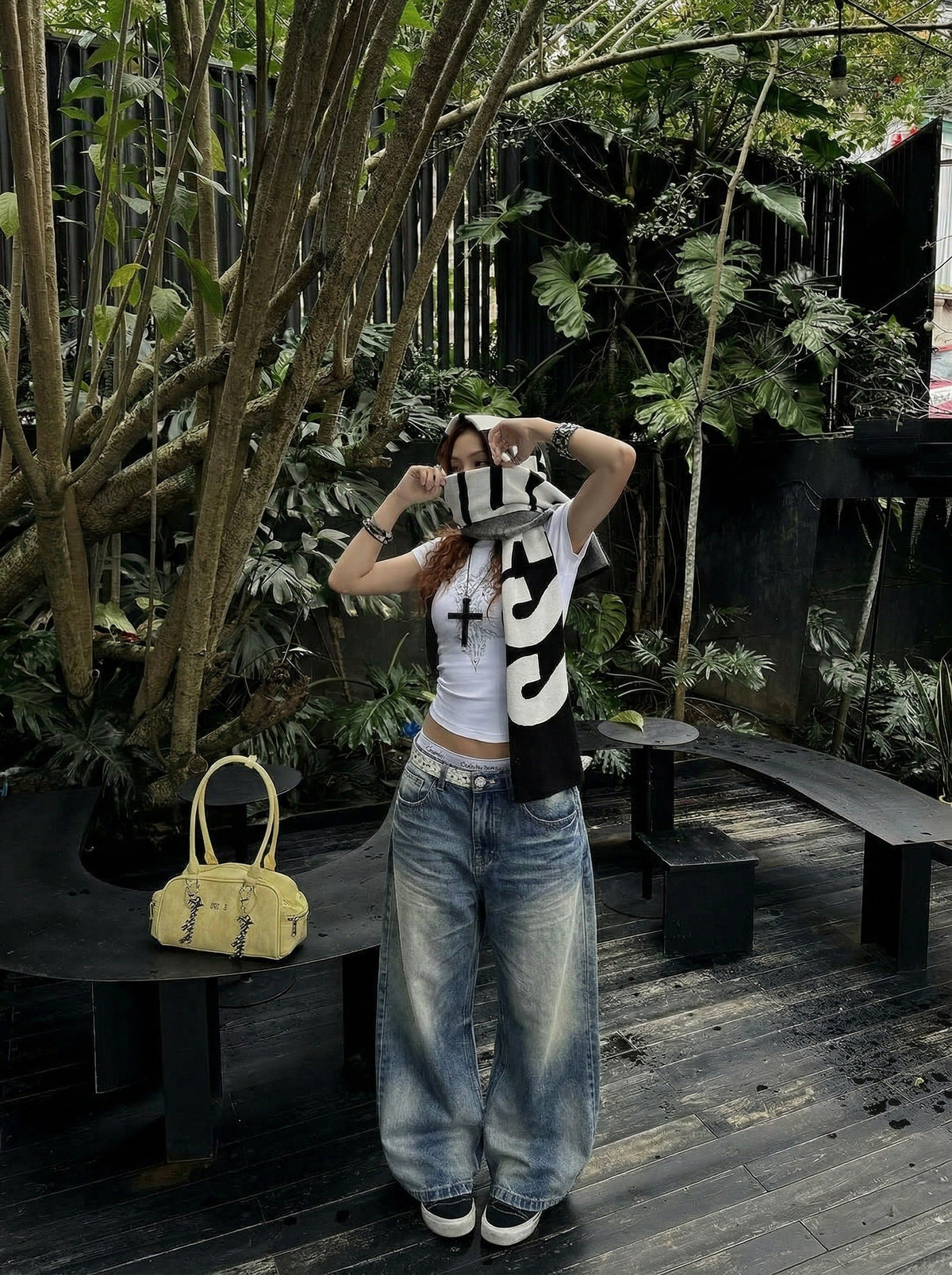 DAXUEN Wide-leg loose-fit denim jeans with high-rise waist — model photo