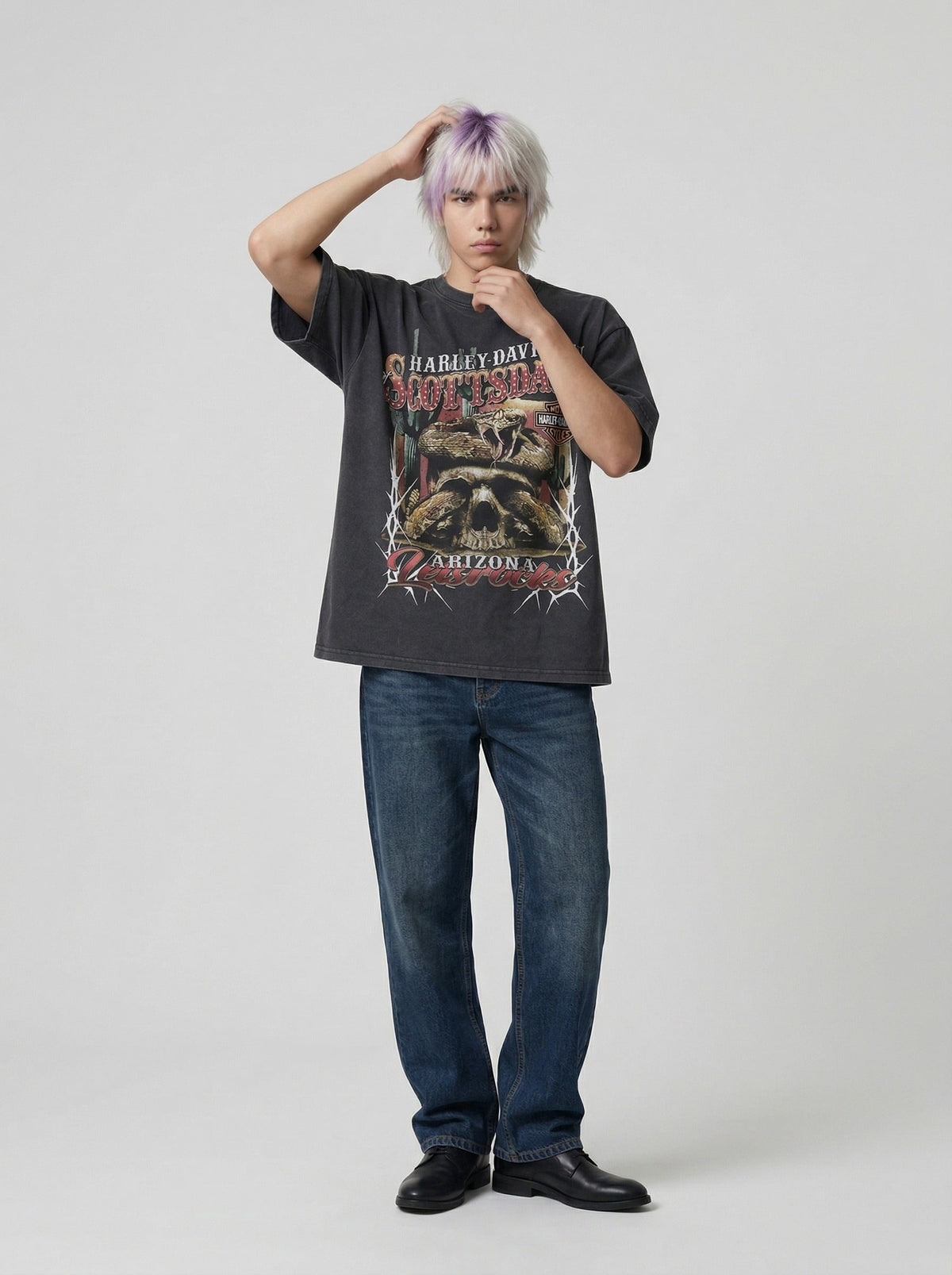 DAXUEN Oversized vintage graphic t-shirt with snake and skull design — model photo