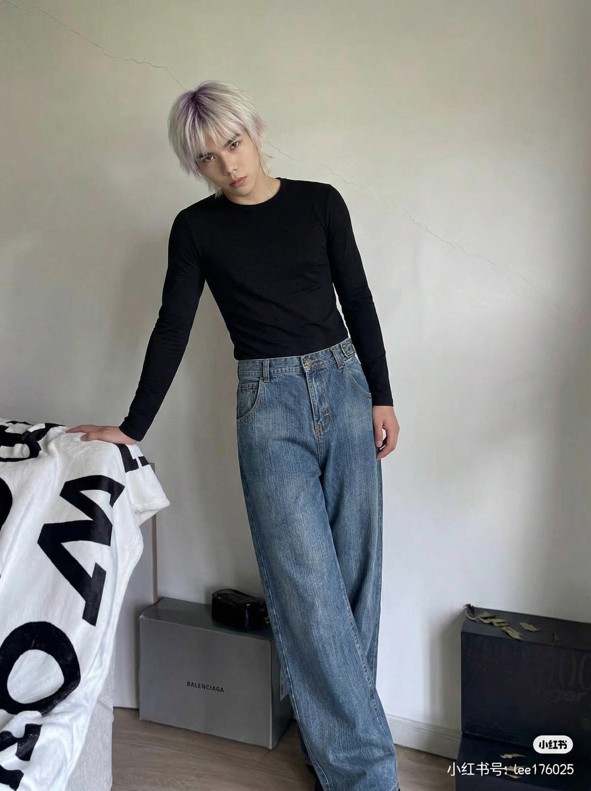 DAXUEN Loose wide leg denim jeans in medium blue wash — model photo