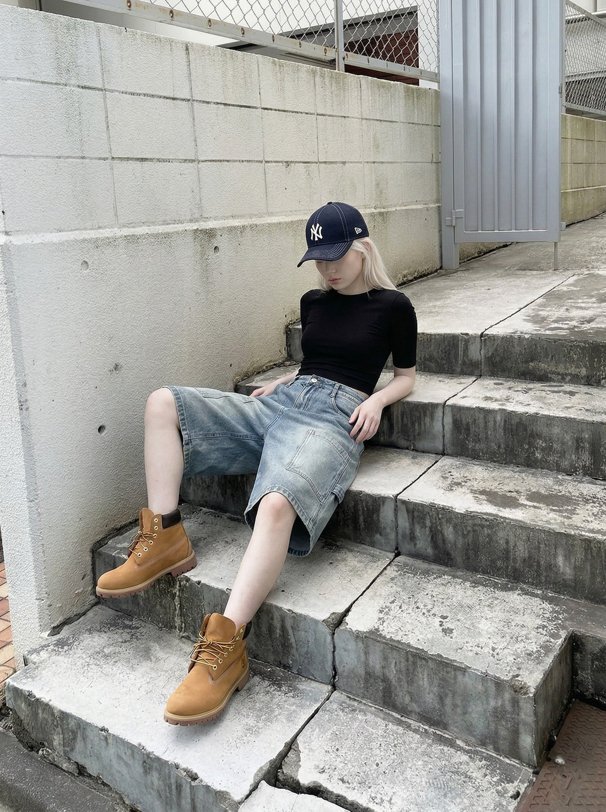 DAXUEN Denim shorts with multiple pockets and a relaxed fit — model photo