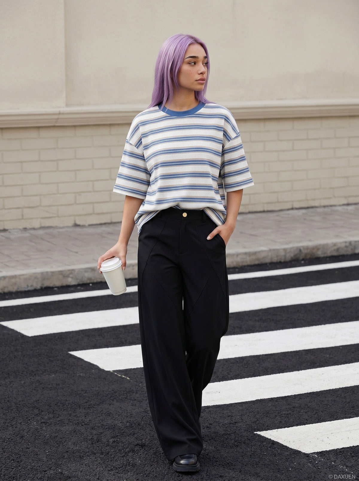 DAXUEN Oversized striped short-sleeved t-shirt — model photo