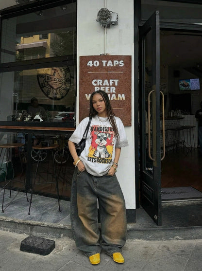DAXUEN Cartoon schnauzer graphic t-shirt — model photo