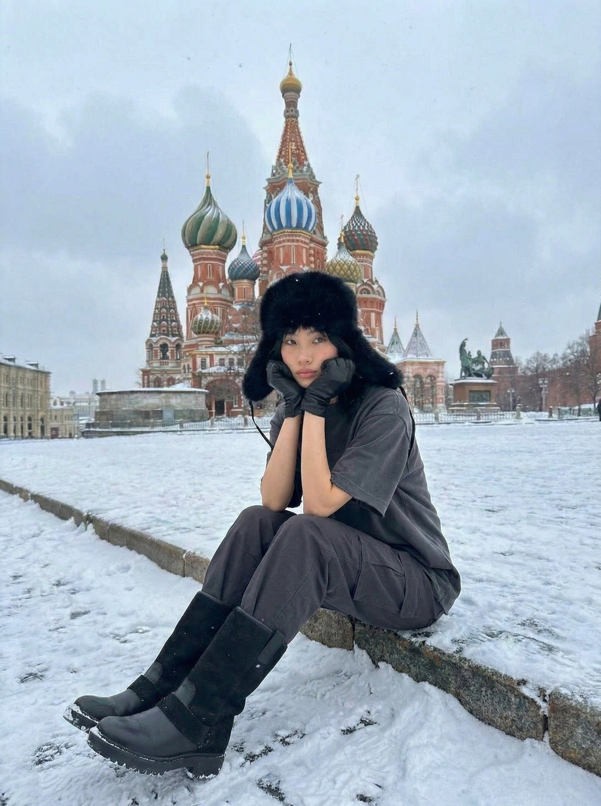 DAXUEN Relaxed-fit short-sleeve t-shirt with washed effect — model photo
