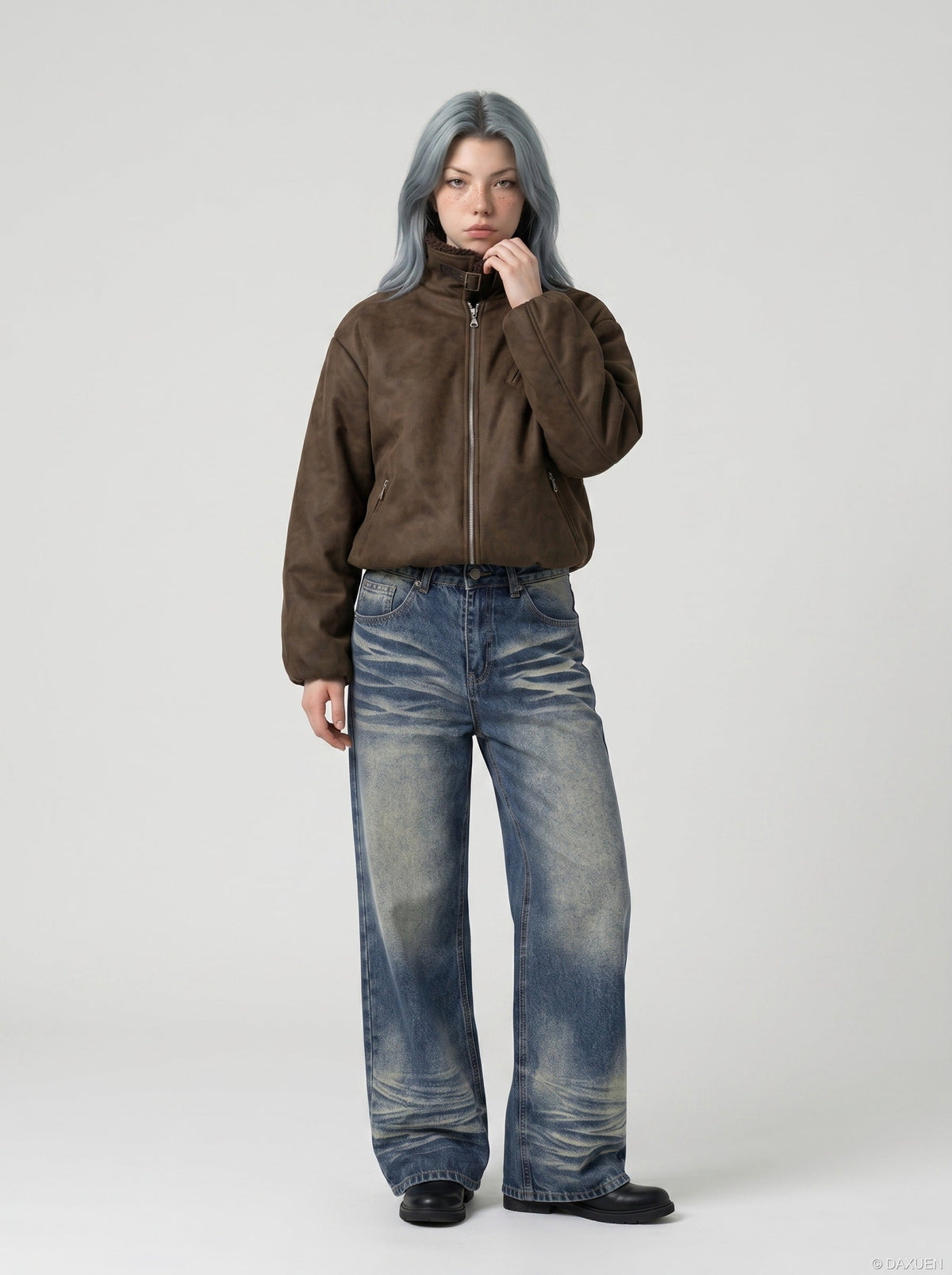 DAXUEN Wide-leg high-waisted jeans in medium blue denim — model photo