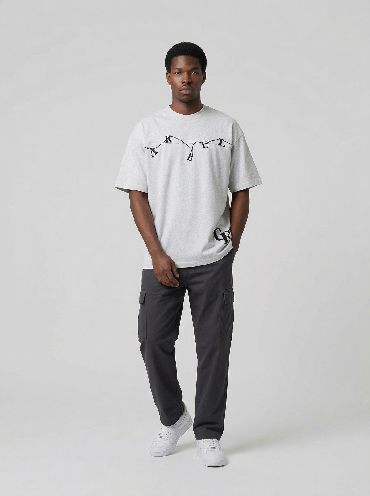 DAXUEN Oversized short-sleeve crew neck T-shirt with graphic — model photo