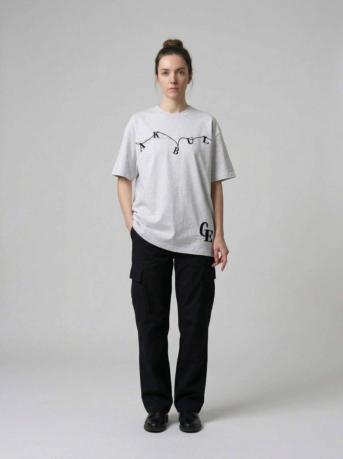 DAXUEN Oversized short-sleeve crew neck T-shirt with graphic — model photo