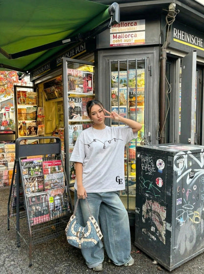 DAXUEN Oversized short-sleeve crew neck T-shirt with graphic — model photo