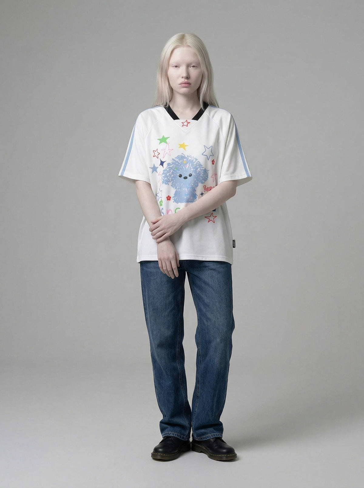 DAXUEN Short-sleeved casual t-shirt with dog graphic — model photo
