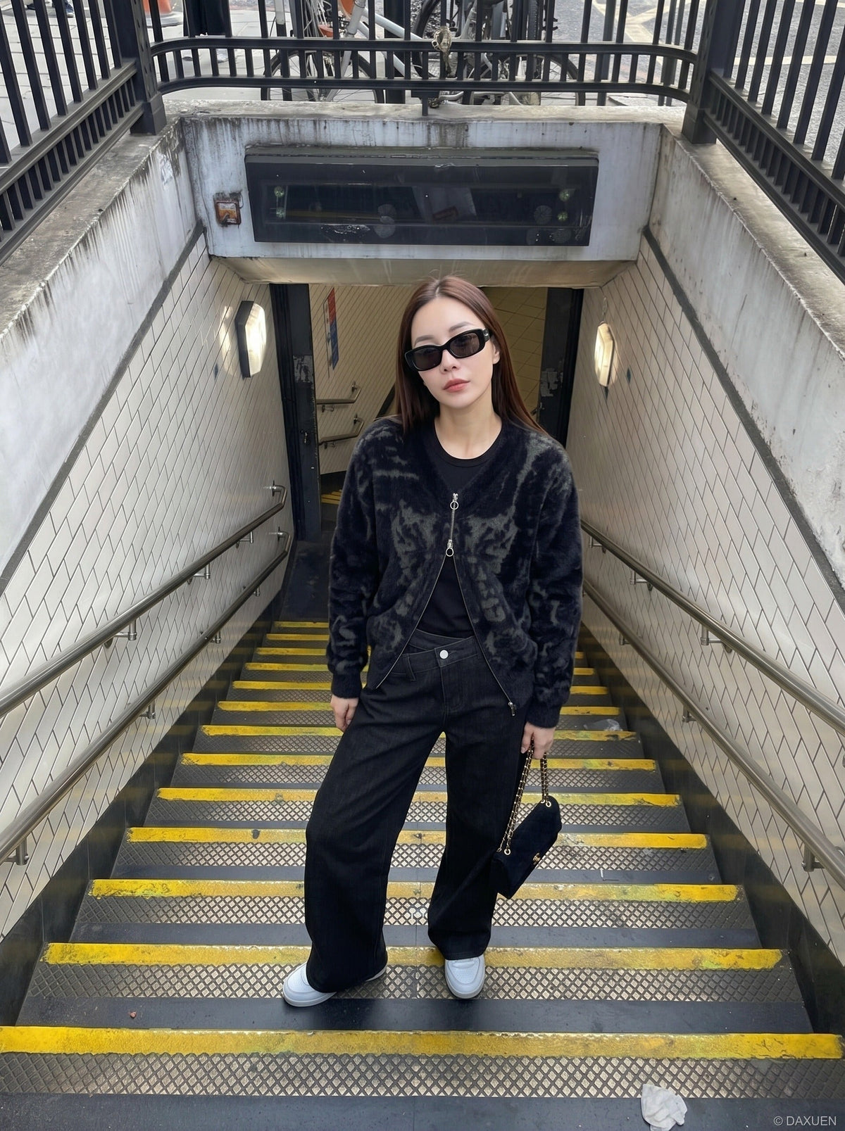 DAXUEN Wide-leg black denim jeans — model photo