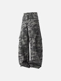 Wide-leg camouflage cargo pants