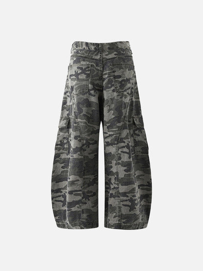 Wide-leg camouflage cargo pants