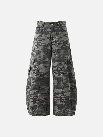 Wide-leg camouflage cargo pants