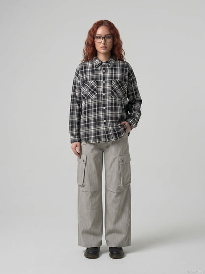 DAXUEN Wide-leg cargo pants with multiple pockets — model photo