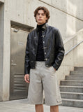 DAXUEN Wide-leg cargo shorts in light greige and dark charcoal grey — model photo