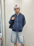 DAXUEN Men's wide-leg denim cargo shorts — model photo