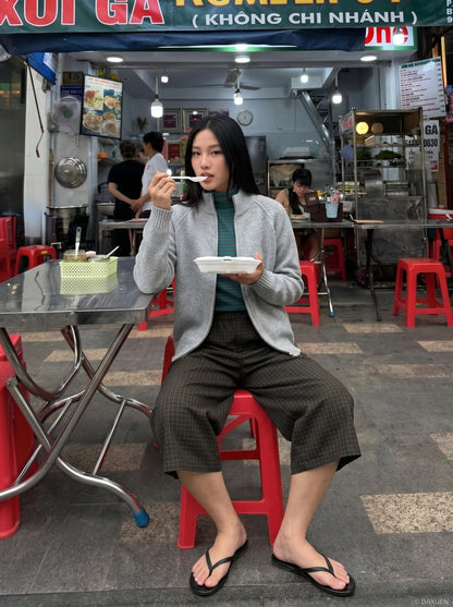 DAXUEN Unisex wide-leg cropped plaid pants — model photo