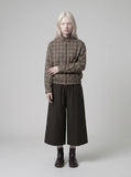 DAXUEN Unisex wide-leg cropped plaid pants — model photo