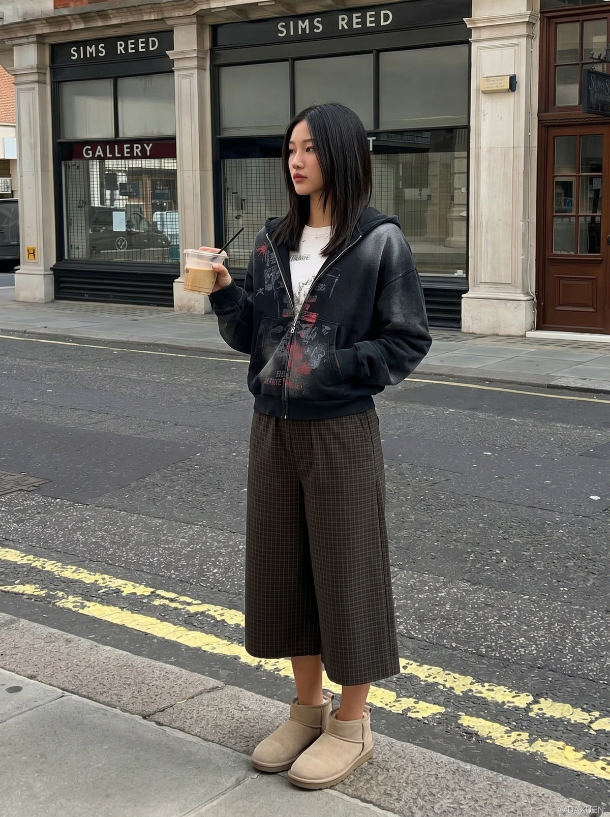 DAXUEN Unisex wide-leg cropped plaid pants — model photo