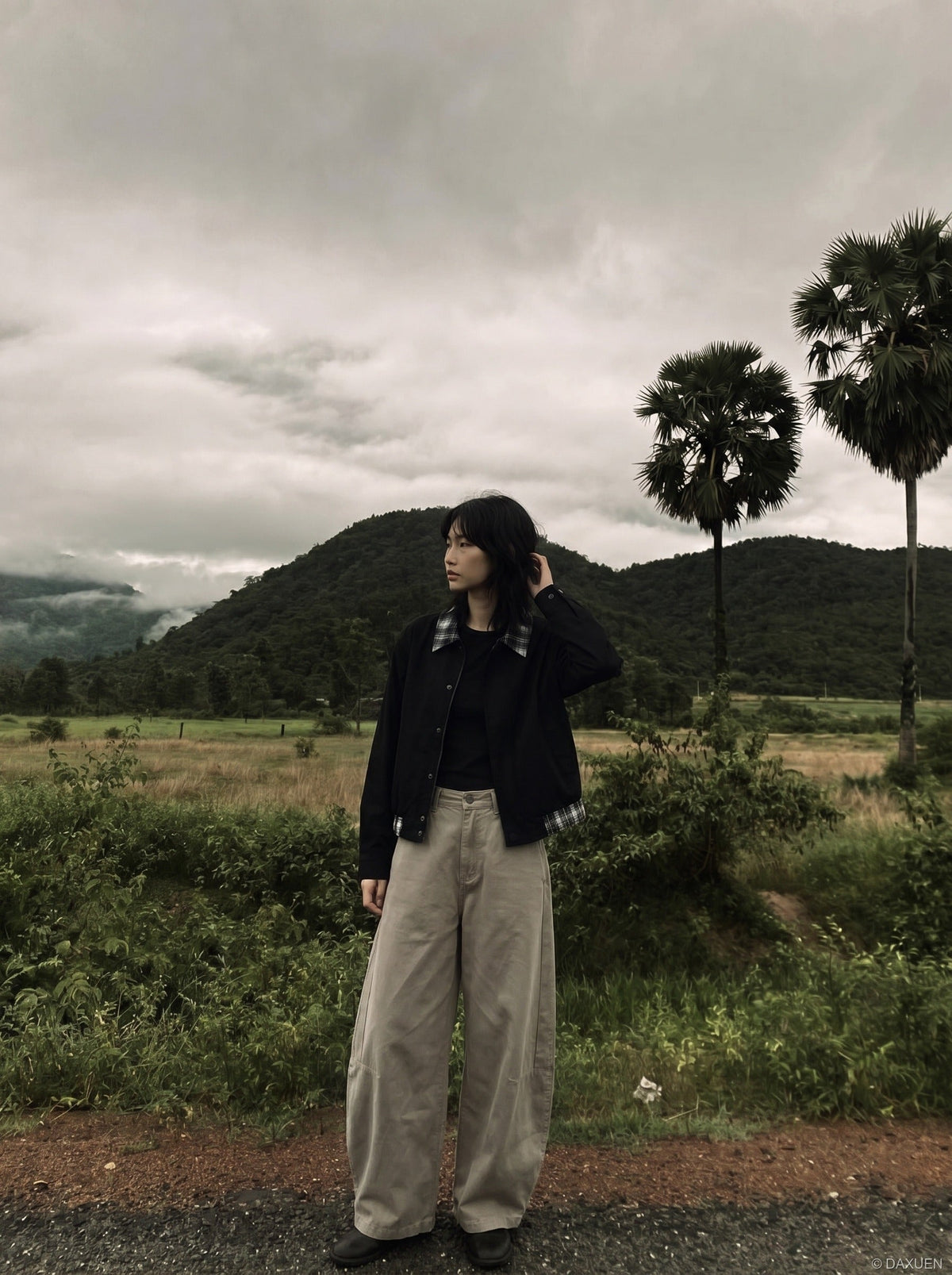 DAXUEN Wide-leg trousers in light khaki color — model photo