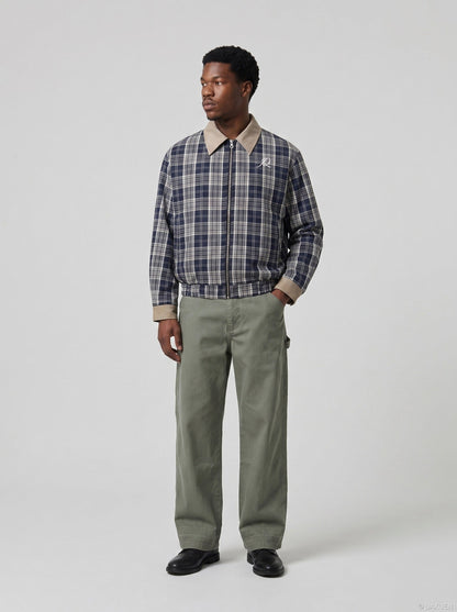 DAXUEN Loose-fitting wide-leg trousers in khaki and sage green — model photo
