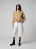 DAXUEN Wide-leg white denim shorts — model photo